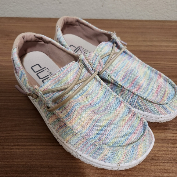 HEYDUDE Women's Wendy Sox Rainbow Stripe Washable Slip-Ons size 6 - Picture 1 of 7